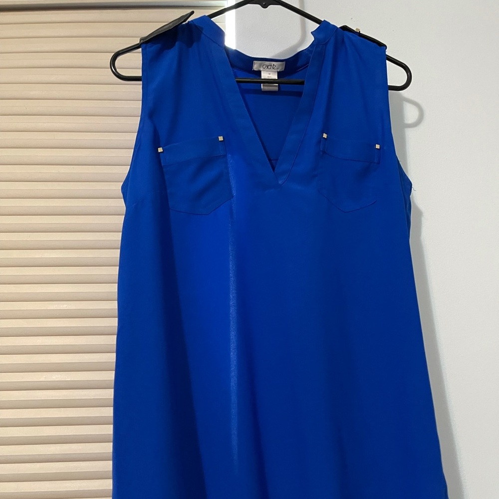 SHIPPING NOT INCLUDED - dry cleaned